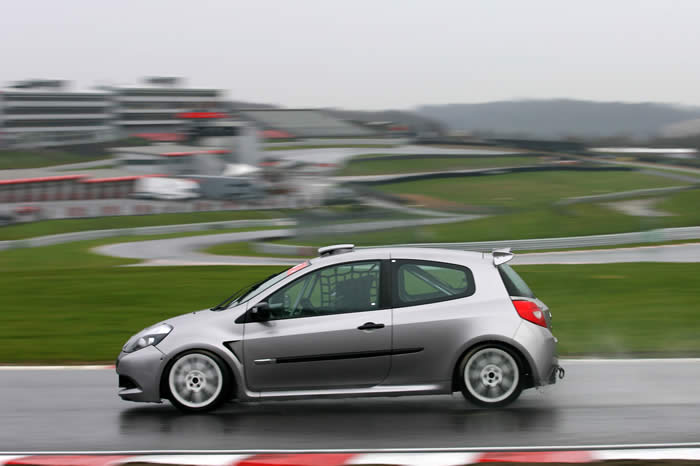 Testing a Clio Cup car for the first time - The press release